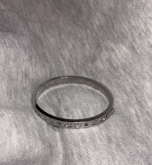 Coach sterling silver Kissing "c" bracelet - Picture 4 of 6